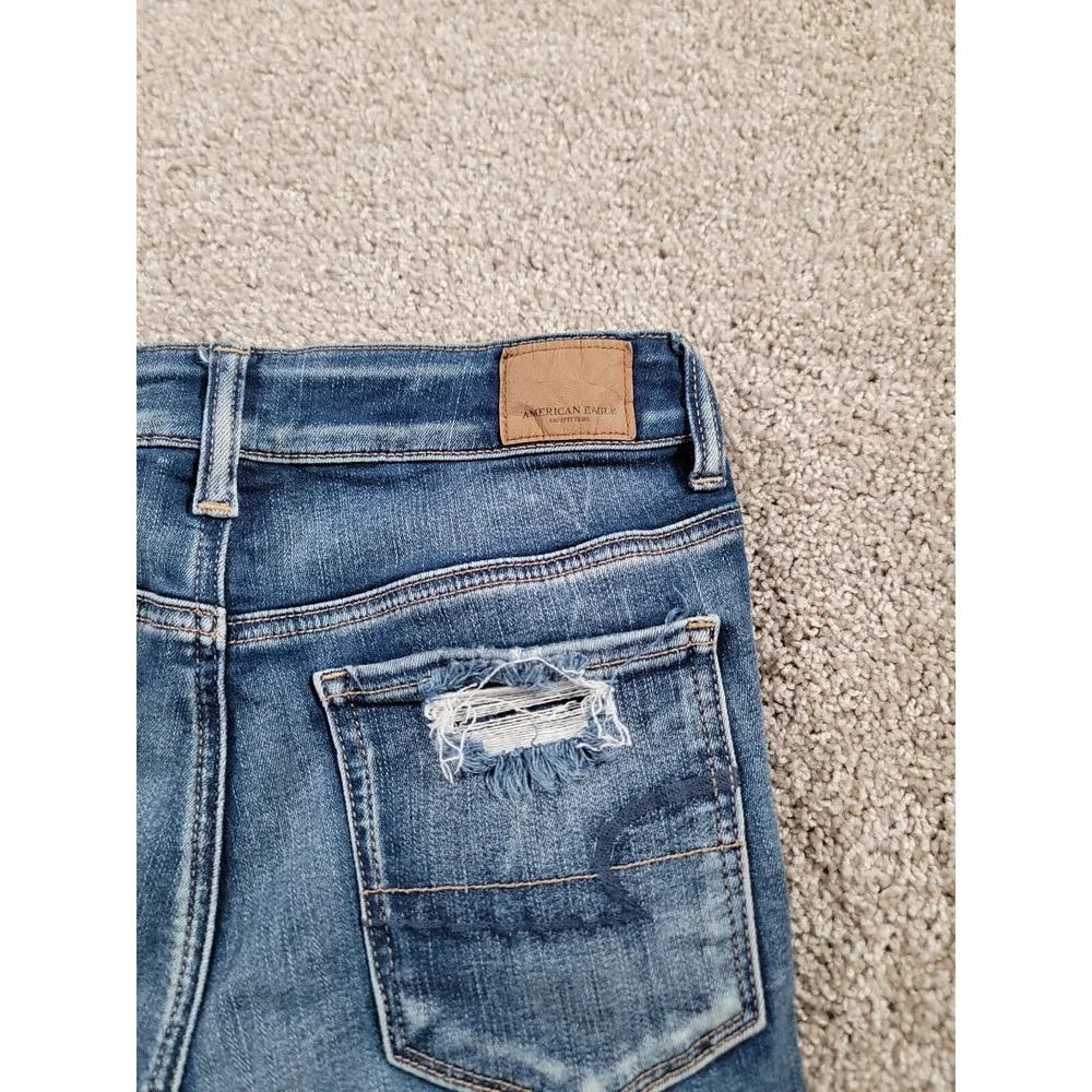 American Eagle Outfitters Next Level Stretch Hi Rise Shortie Distressed Size 2